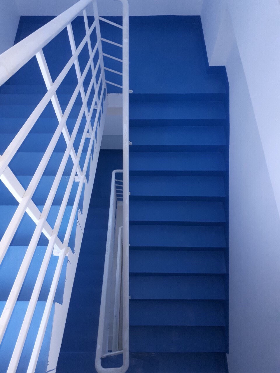 why-should-use-epoxy-paint-keraseal-ado121-for-stairs